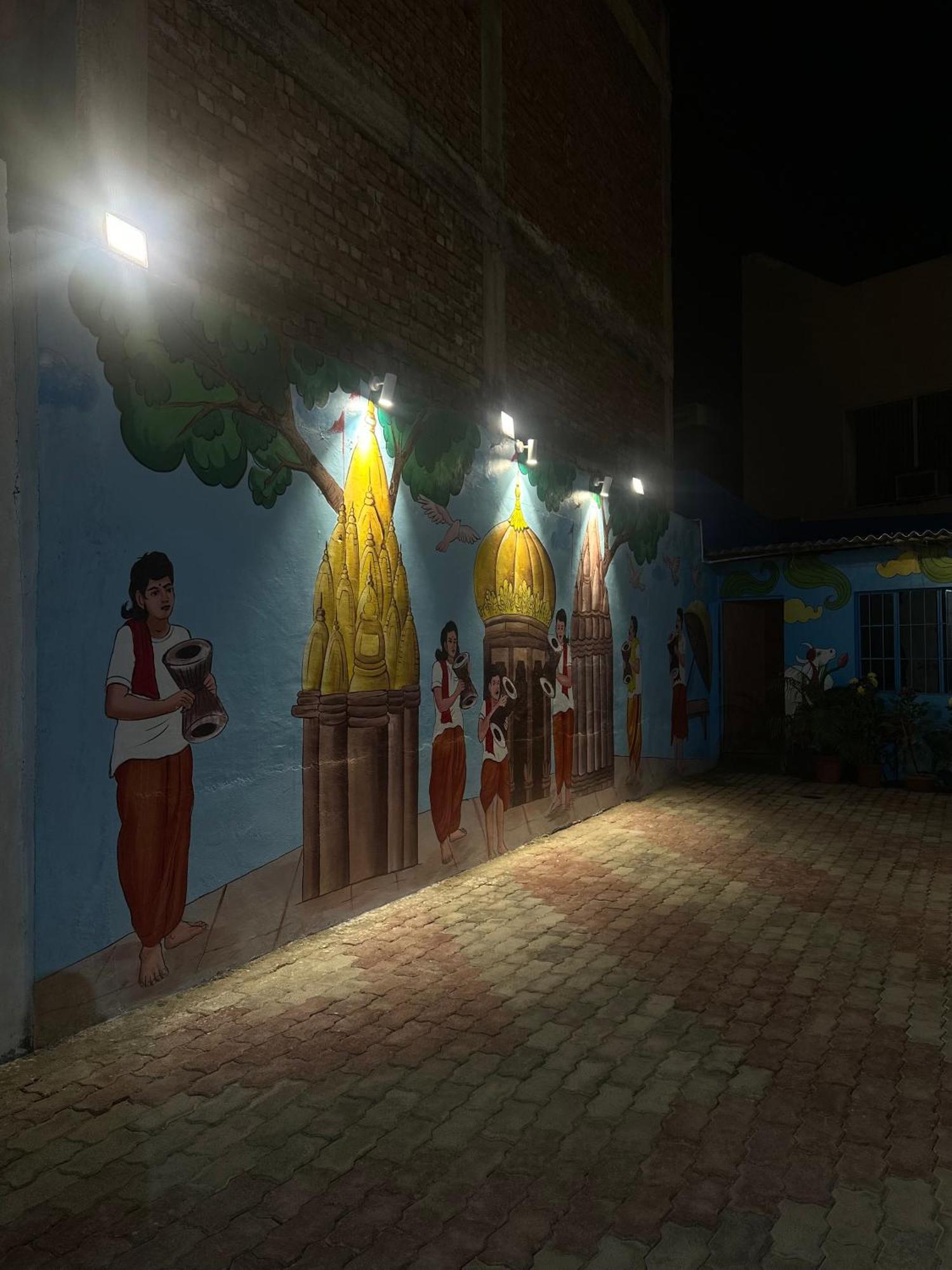 Hotel Sainik Grand Varanasi Exteriör bild